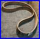 John-Deere-Genuine-OEM-Section-Discharge-Beater-Drive-V-Belt-HXE124189-110-01-zn